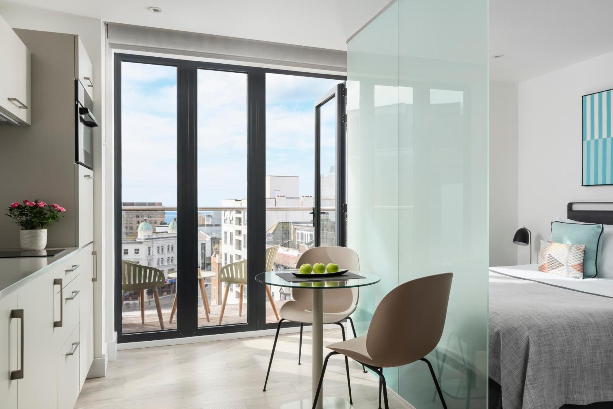 Q Square By Supercity Aparthotels Brighton Dış mekan fotoğraf
