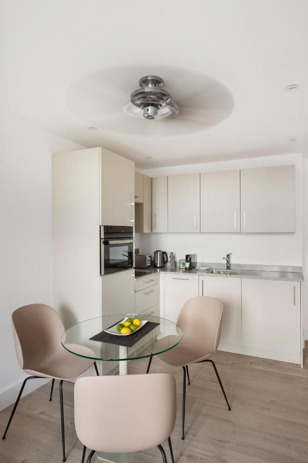 Q Square By Supercity Aparthotels Brighton Dış mekan fotoğraf