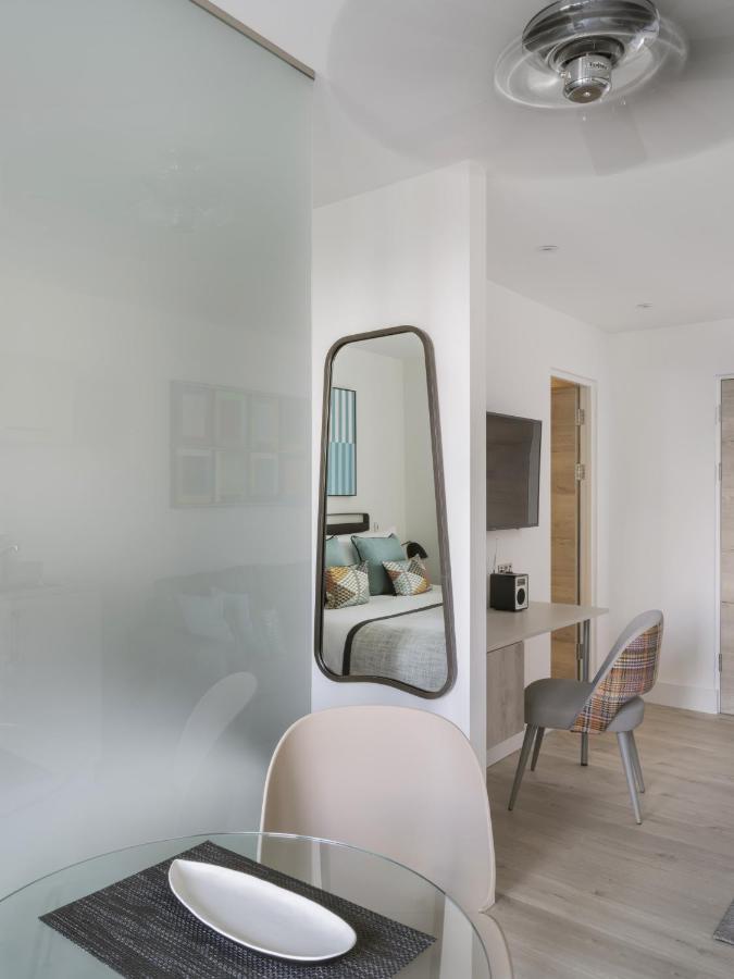 Q Square By Supercity Aparthotels Brighton Dış mekan fotoğraf